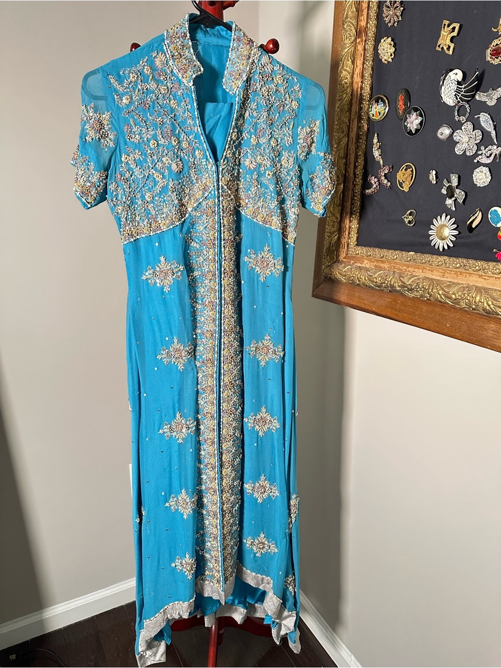 Embellished Turquoise Short-Sleeve shalwar kameez with scarf
